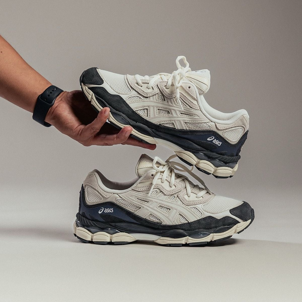 Asics Gel NYC White dark blue מידות 37, 43