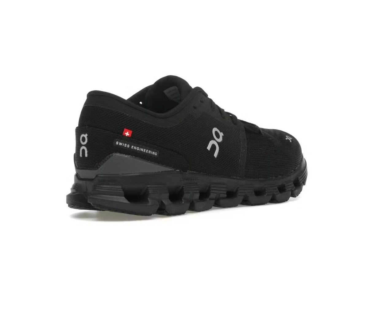 On Cloud X4 Black