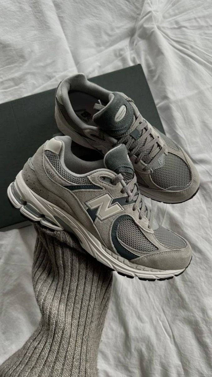 New balance 2002R