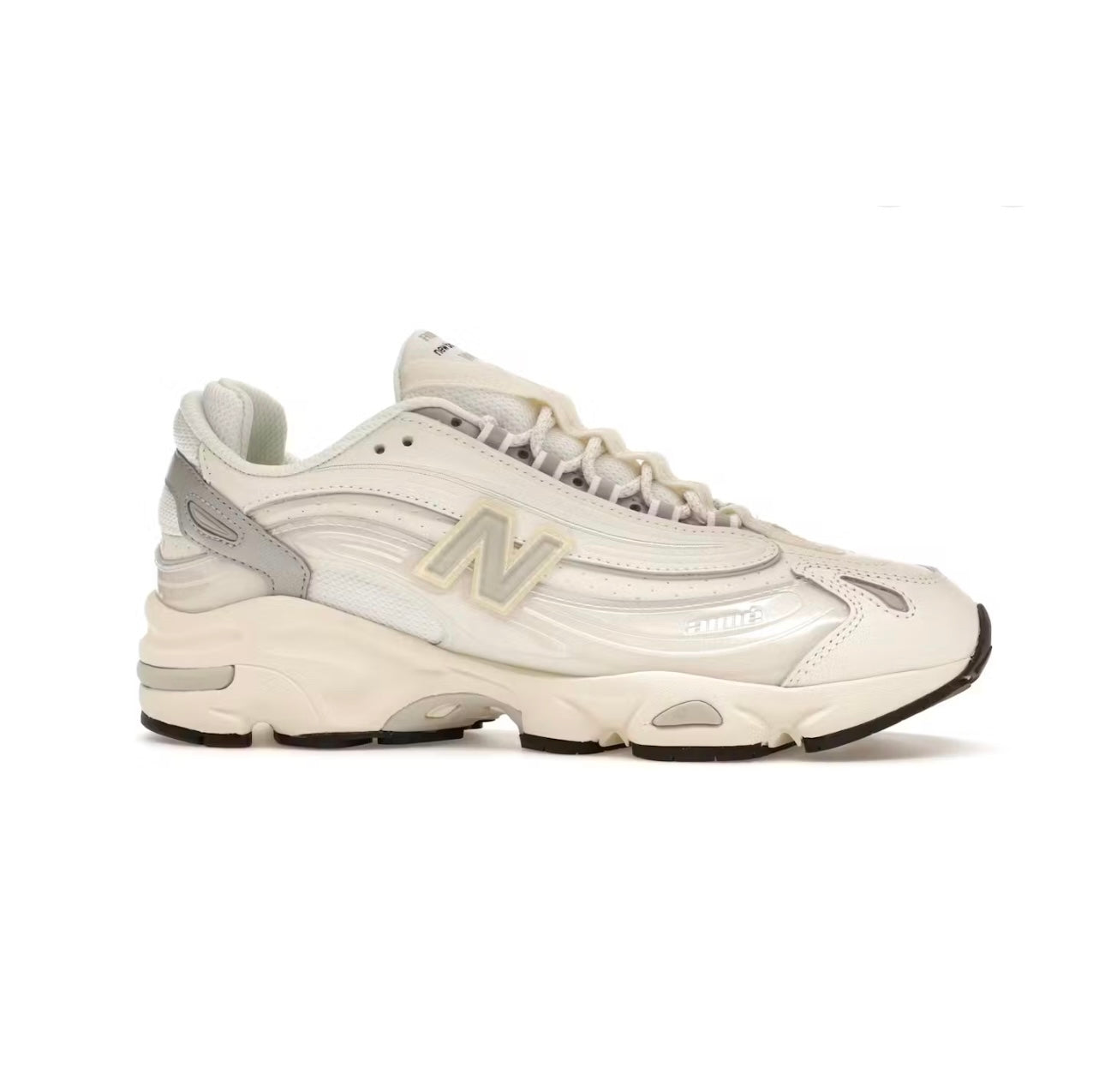 New Balance 1000 Cream