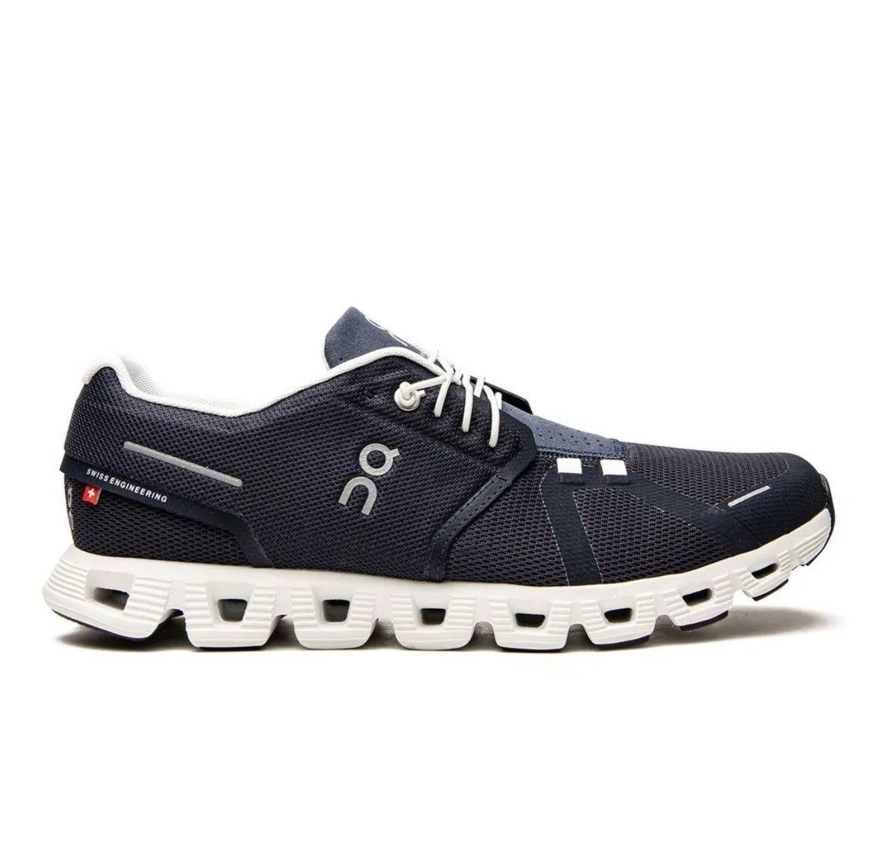 On cloud 5.0 black white