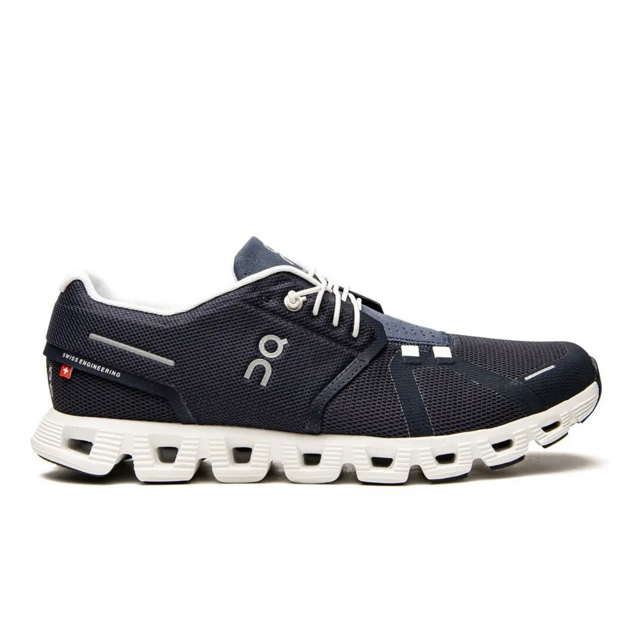 On cloud 5.0 black white