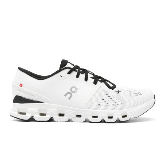 נעלי On cloud 5.0 white black מקוריות בעיצוב אופנתי עכשווי לקידום אתר