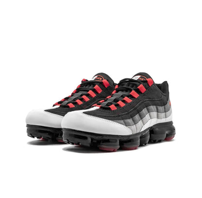 Nike air Vapormax 95’ grey red black