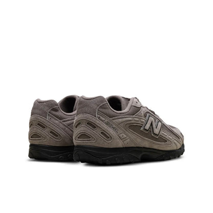 New Balance 204L dark grey