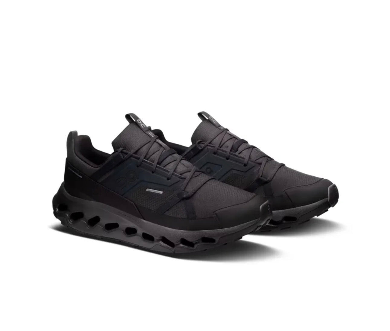 On Cloudhorizon Triple Black