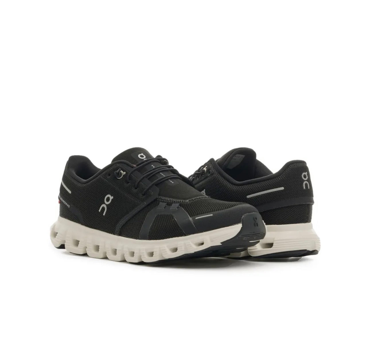 On cloud 5.0 black white