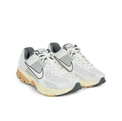 Nike Zoom Vomero 5 grey beige