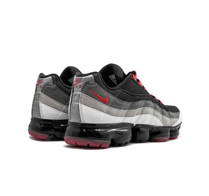 Nike air Vapormax 95’ grey red black