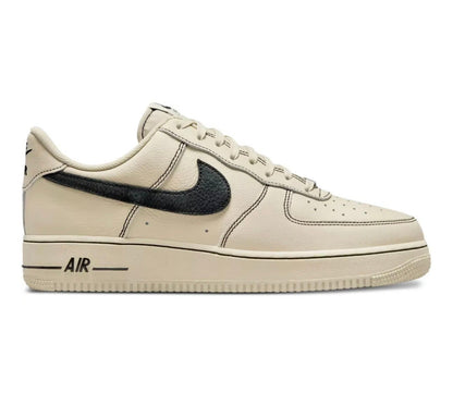 Nike AIR FORCE 1 Cream Black