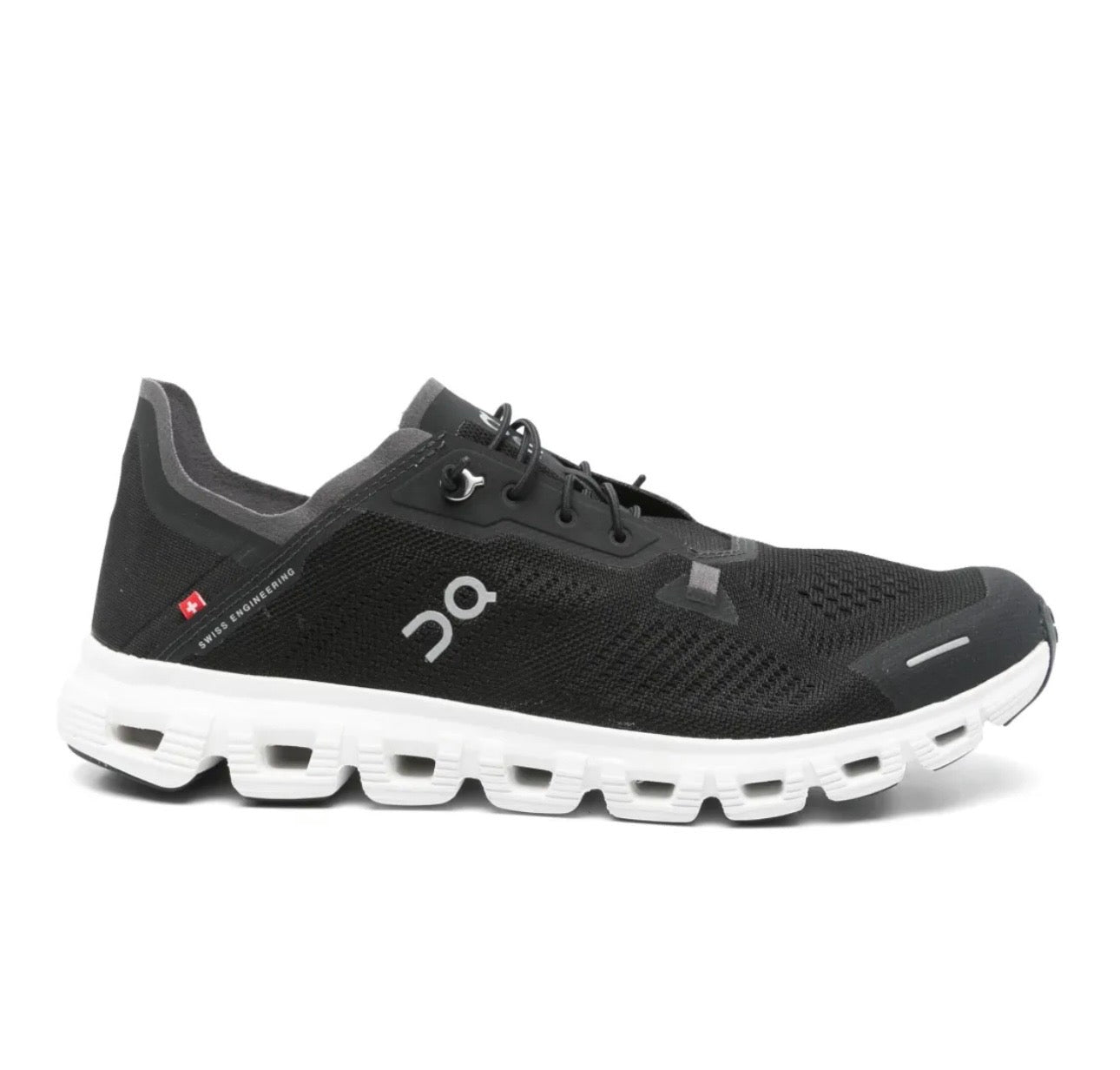 On cloud 5.0 black white
